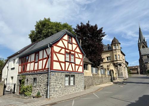 Kottenheim House | Fachwerkhaus Rosengärtchen by Vulkaneifel-Chalets