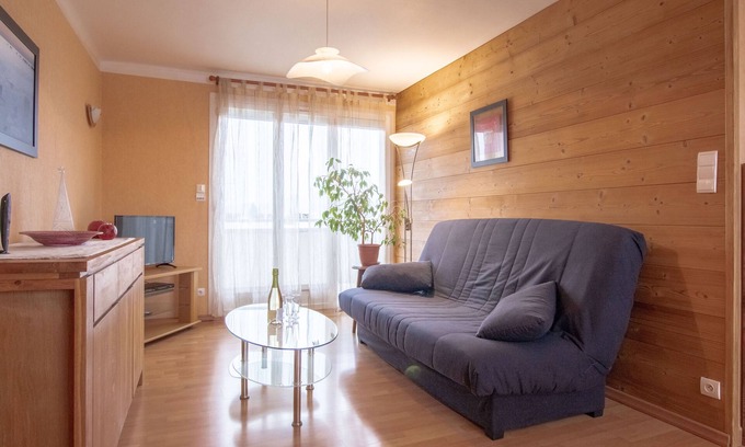Novel Apartment | Facing the mountain