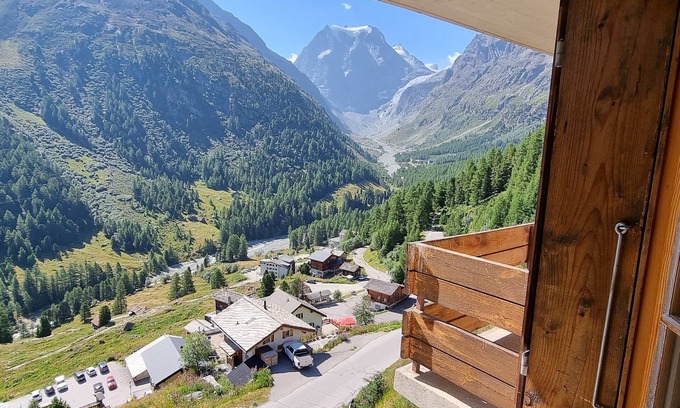 Arolla House | Facing the mountains