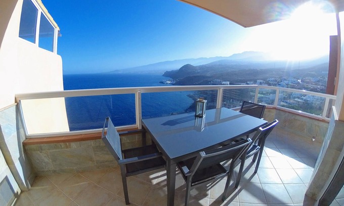 Tabaiba Apartment | Facing the ocean - Whole apartment 2 bdrms & pool