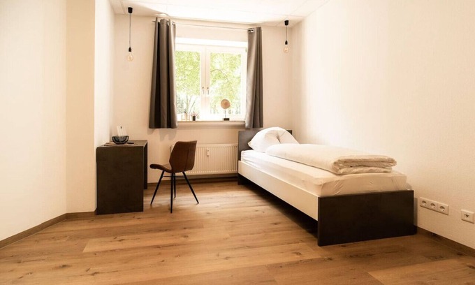 Nordhorn Apartment | FAIR BED 5 City Single Room with TV, WLAN, G.Kitchen