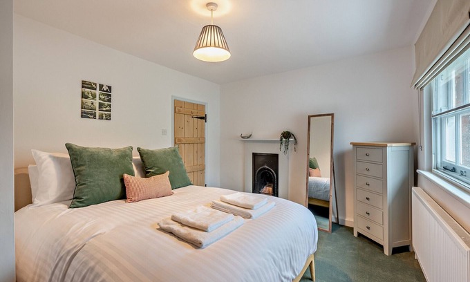 Lavenham House | Fair Maids Cottage - Two Bedroom House, Sleeps 4