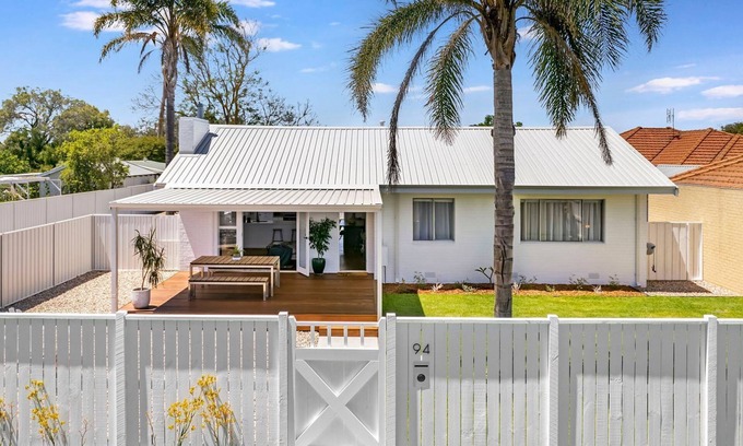 Busselton House | Fairbairn Family Beach Bungalow