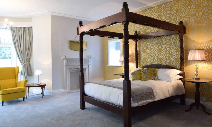 Kendal House | Fairbank Farmhouse in the beautiful Staveley