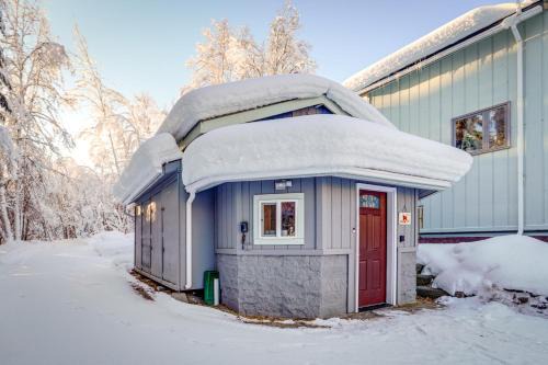 College Apartment | Fairbanks Cottage on Less Than 2 Acres about 8 Mi to Dtwn
