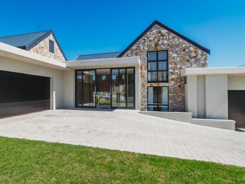 George Villa | Fairbourne's View, Kingswood Golf Estate George