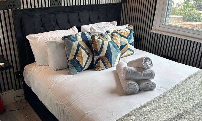 Hillrise Apartment | Fairbridge 6.