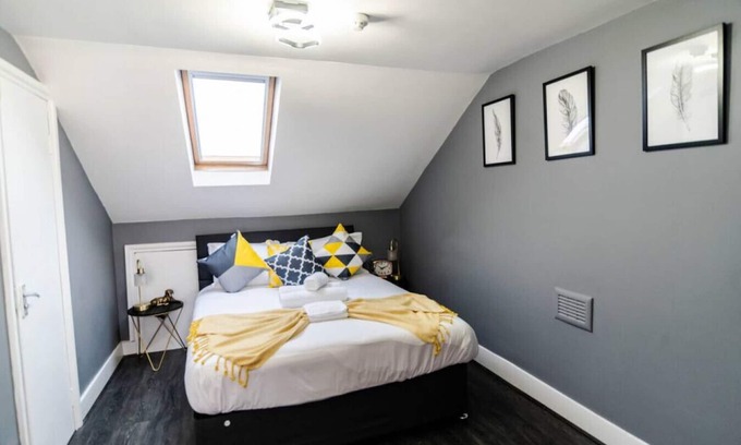 Hillrise Apartment | Fairbridge 7.