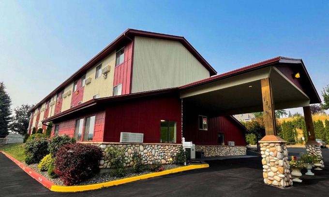 Moscow Hotel | FairBridge Inn & Suites Moscow - Pullman