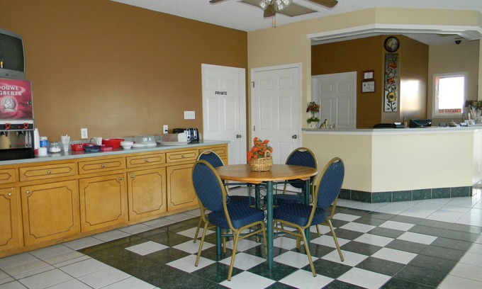 Roanoke Rapids Hotel | Fairfax Motel