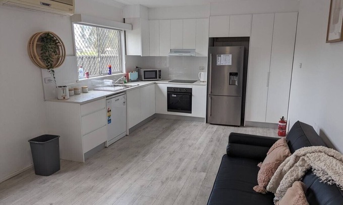 Fairfield House | Fairfield 3 Bed House Netflix andFree Parking