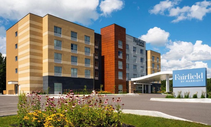 North Bay Hotel | Fairfield by Marriott Inn & Suites North Bay