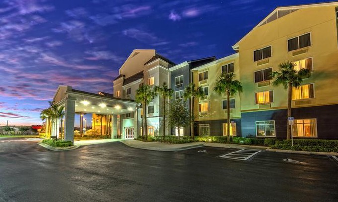 Rural Estates Hotel | Fairfield Inn and Suites by Marriott Naples