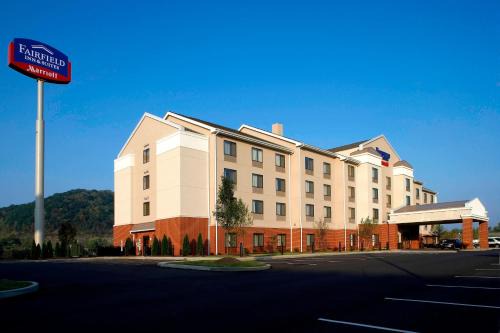 McKnight Hotel | Fairfield Inn & Suites Pittsburgh Neville Island