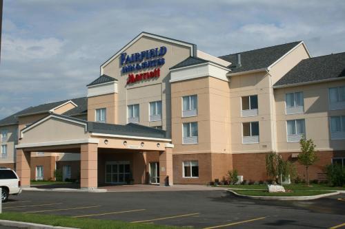 Algoma District Hotel | Fairfield Inn & Suites by Marriott Sault Ste. Marie