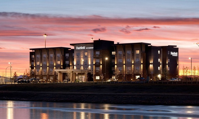 Airdrie Hotel | Fairfield Inn & Suites by Marriott Airdrie