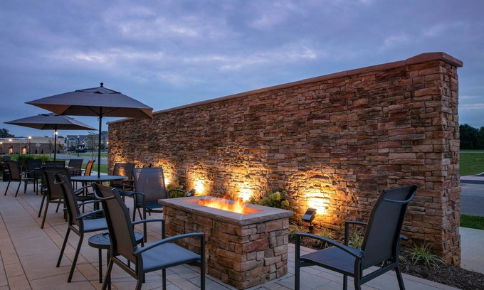 Quentin Hotel | Fairfield Inn & Suites by Marriott Lebanon near Expo Center