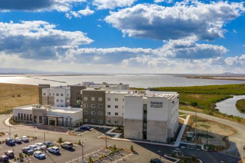 Alviso Hotel | Fairfield Inn & Suites by Marriott San Jose North/Silicon Valley