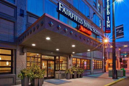Milwaukee Hotel | Fairfield Inn & Suites by Marriott Milwaukee Downtown