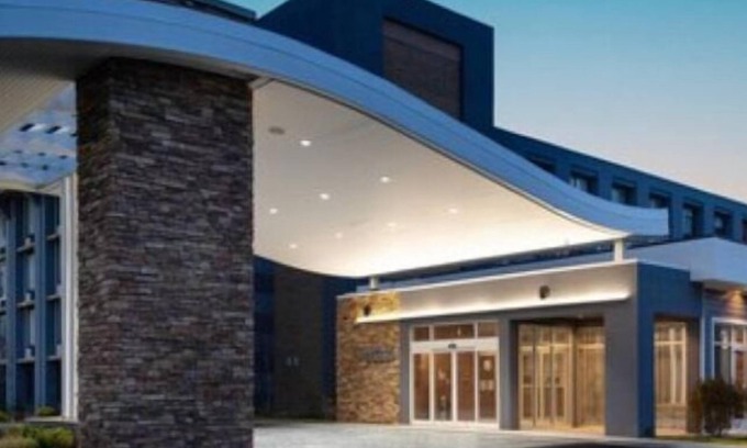 Sherwood Manor Hotel | Fairfield Inn & Suites by Marriott Springfield Enfield