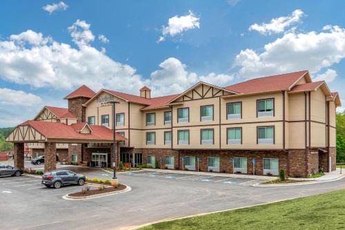 Helen Hotel | Fairfield Inn & Suites by Marriott Helen