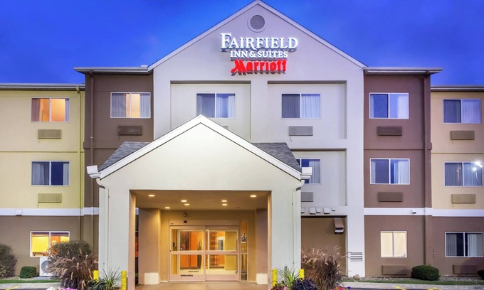 Canton Hotel | Fairfield Inn & Suites by Marriott Canton