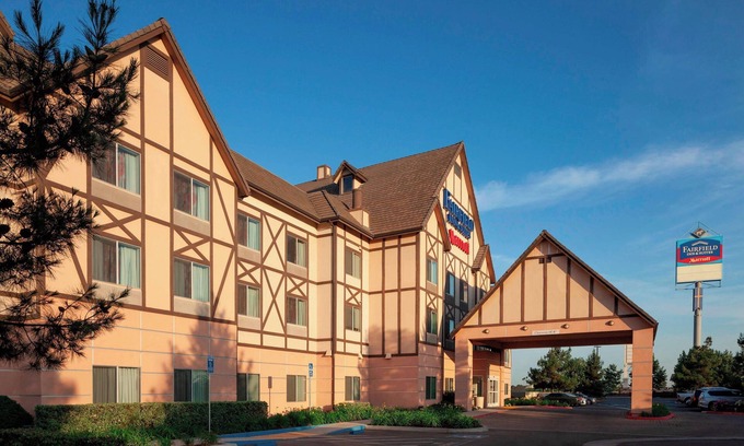 Kingsburg Hotel | Fairfield Inn & Suites by Marriott Selma Kingsburg