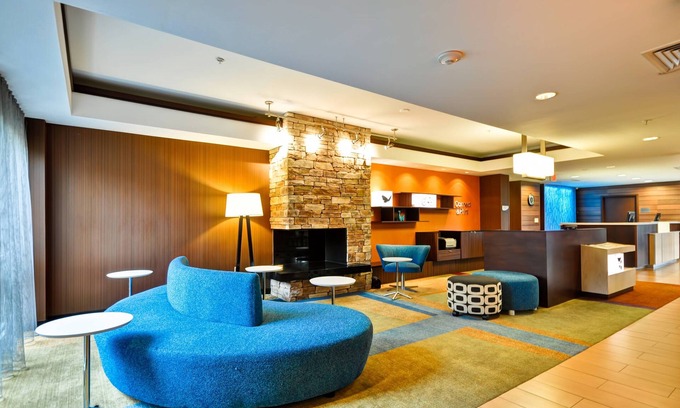 Dallas Design District Hotel | Fairfield Inn & Suites Dallas Medical/Market Center