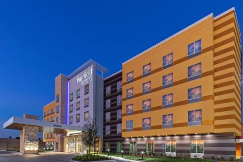 Energy Corridor Hotel | Fairfield Inn & Suites Houston Memorial City Area