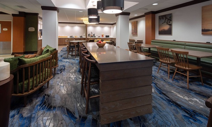 Bremerton Hotel | Fairfield Inn & Suites Seattle Bremerton