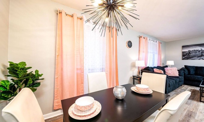 Lansing Apartment | FairLane #6| Classy Cool and Chic
