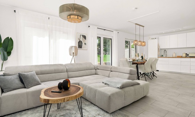 Bielefeld Apartment | Fairmieten: Exklusive Suite I Terrasse I Parkplatz I Netflix