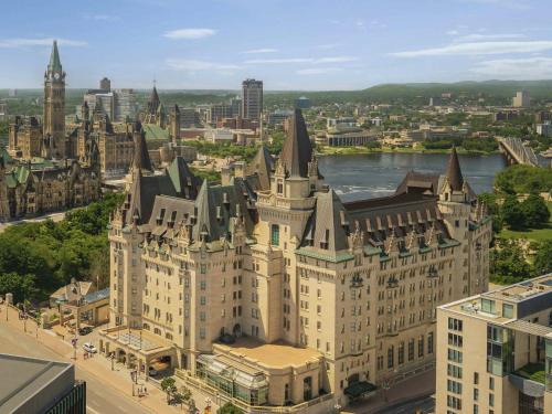 Byward Market - Parliament Hill Hotel | Fairmont Chateau Laurier