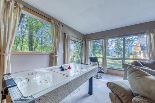 East Kootenay House | Fairmont Hot Springs, 3 Bedroom Vacation Home