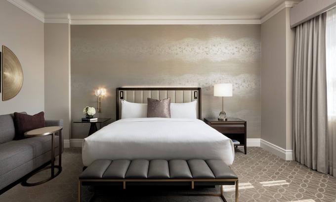 Downtown Edmonton Hotel | Fairmont Hotel Macdonald