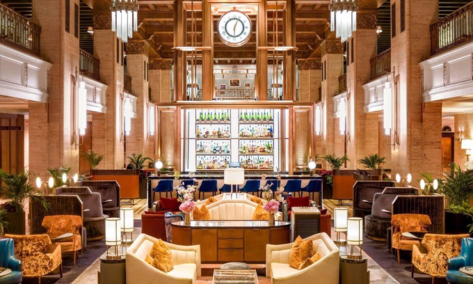 Financial District Hotel | Fairmont Royal York Gold Experience