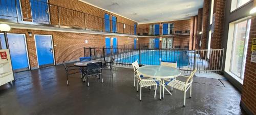 Jonesboro Hotel | Fairview Inn & Suite
