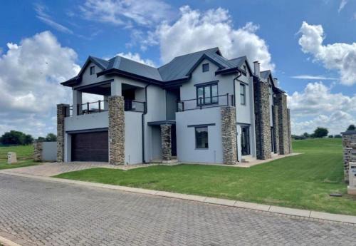 Vredefort House | Fairway Escape