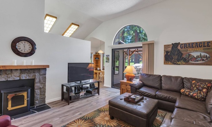Plumas Eureka Estates House | Fairway, Fishing, Friends - 121 Cottonwood Drive