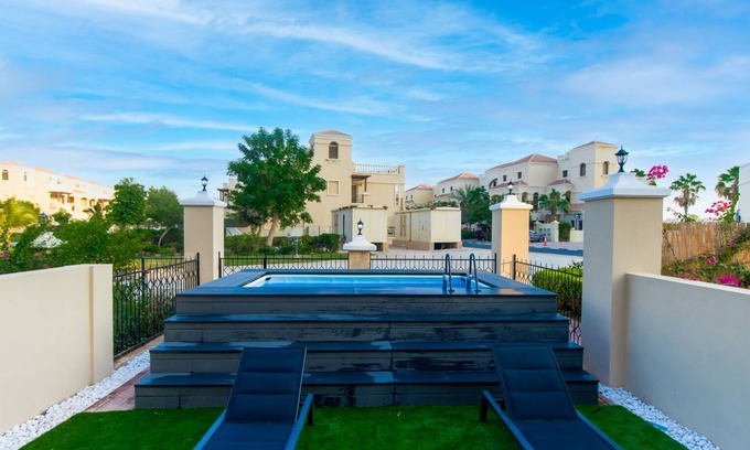 Al Hamra Village Villa | Fairway’s private pool villa rak