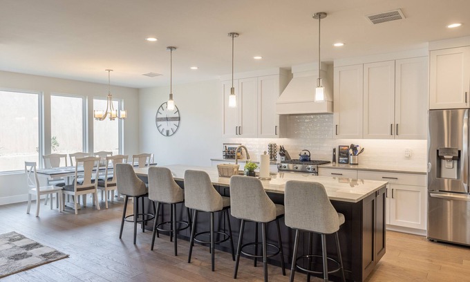 St. George House | Fairway to Heaven at The Ledges Golf Club with Private Hot Tub!