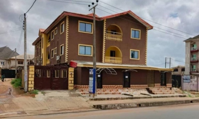 Ota Apartment | Fairways Apartments: Delightful 1 bed apartment 10 mins from Winners Chapel Ota
