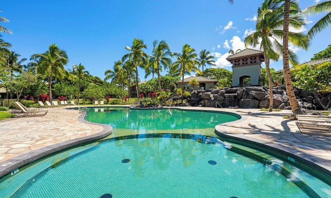 Kamuela House | *Fairways Mauna Lani #1606 - Luxurious 2-Bedroom Retreat: 2 King beds, Remodele