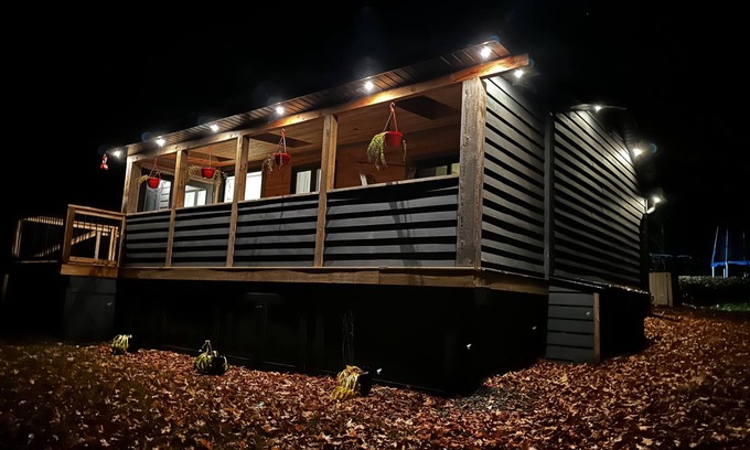 Bracebridge House | Fairytale cottage for unforgettable getaways on Muskoka river