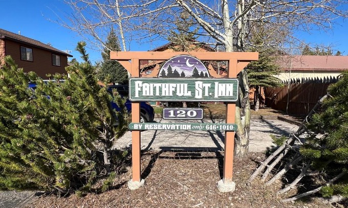 West Yellowstone Hotel | Faithful Street Inn