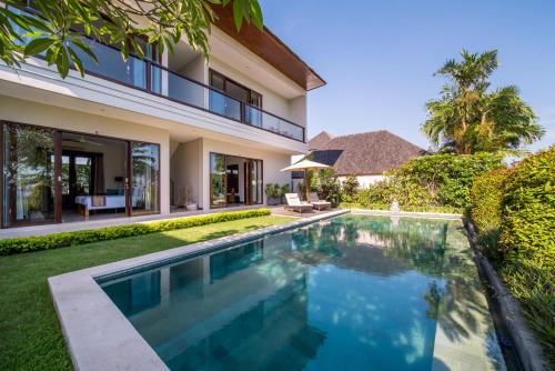 Batu Bolong Villa | Fajar Villa Canggu