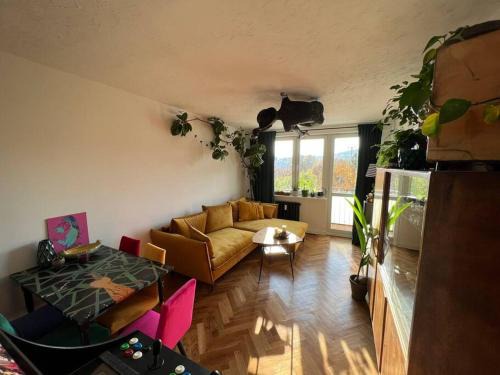 Oliwa Apartment | Fajna Sztuka Art Space! Cudowne mieszkanie z duszą