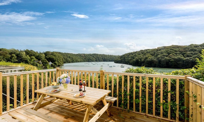 Truro Cottage | Fal River Cottage - sleeps 3 guests in 2 bedrooms