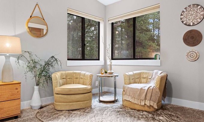 Monument House | Falcons Overlook Retreat