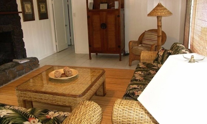Kailua House | FALL AND MONTHLY DISCOUNT! 3Bed/2Ba House - 250 Steps to the Beach!